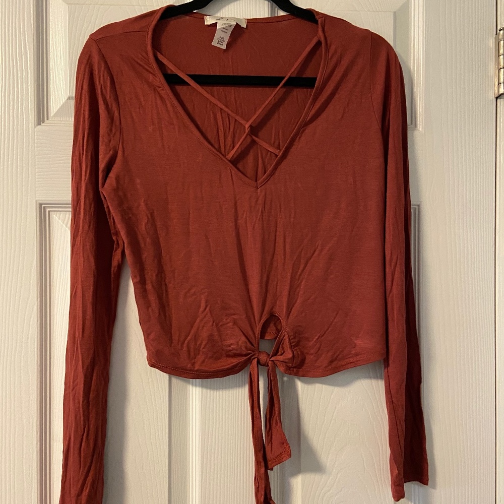 💚Red Tie-Front Long Sleeve Tee